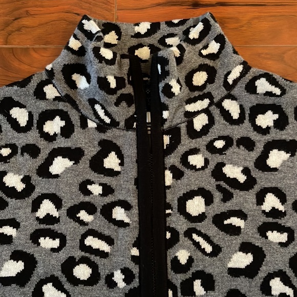 Racheal Zoe Gray and Black Cheetah Print Long Sleeve Full Zip Up Sweater - Picture 6 of 9